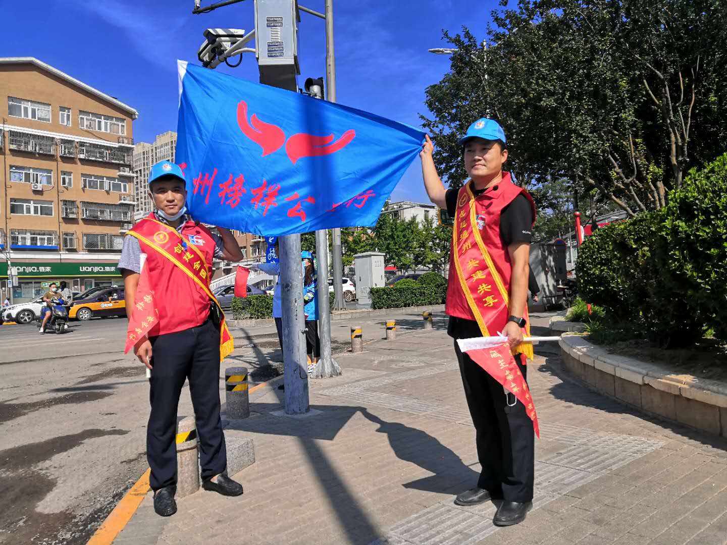 <strong>男生用坤巴插入女生的屁股里视频</strong>